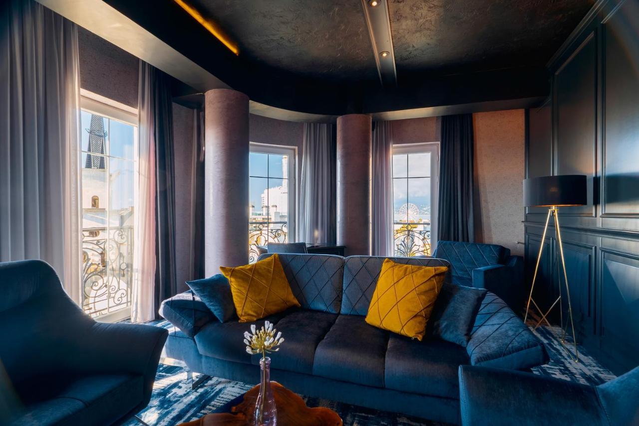 Tapis Rouge Design Boutique Hotel Batoumi Extérieur photo The Library at The Ivy Collection