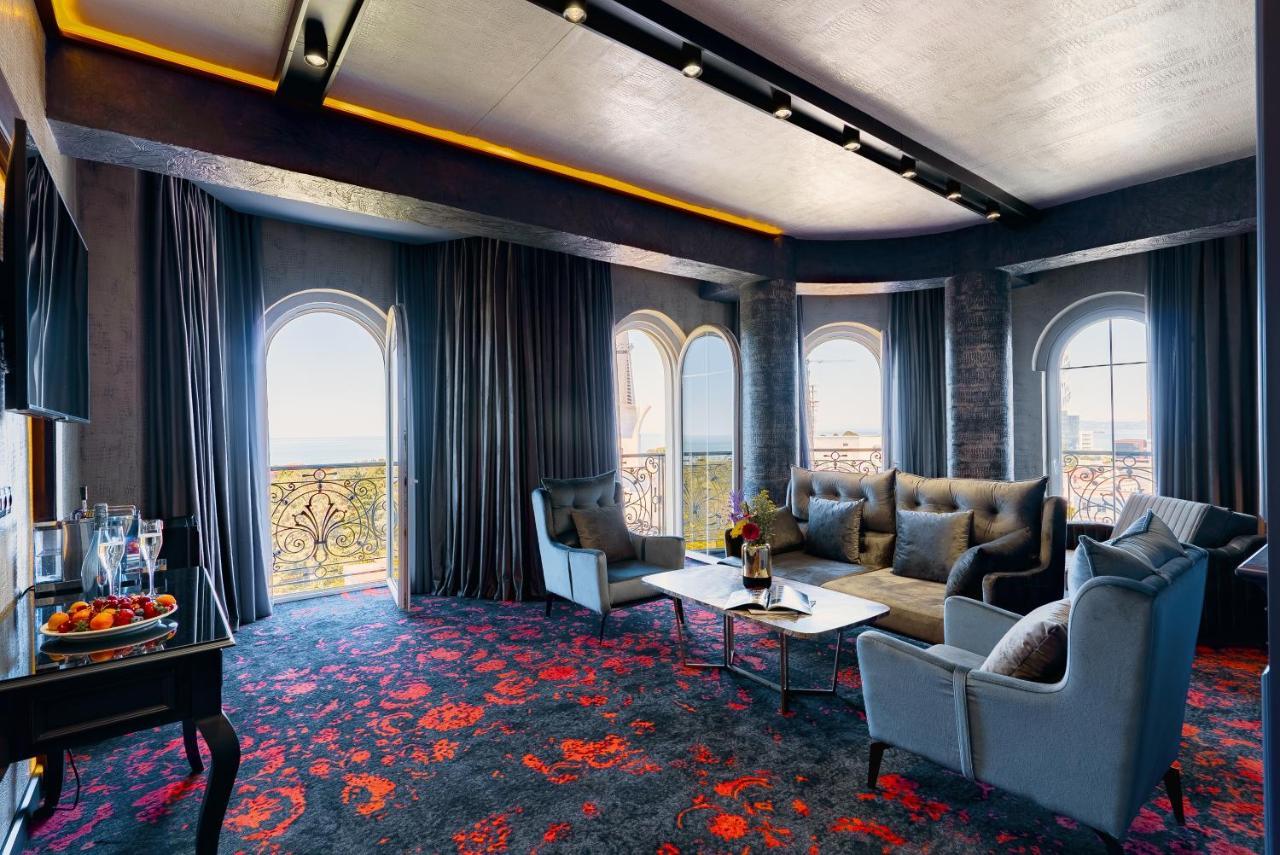 Tapis Rouge Design Boutique Hotel Batoumi Extérieur photo The Club at the Ritz-Carlton, Paris