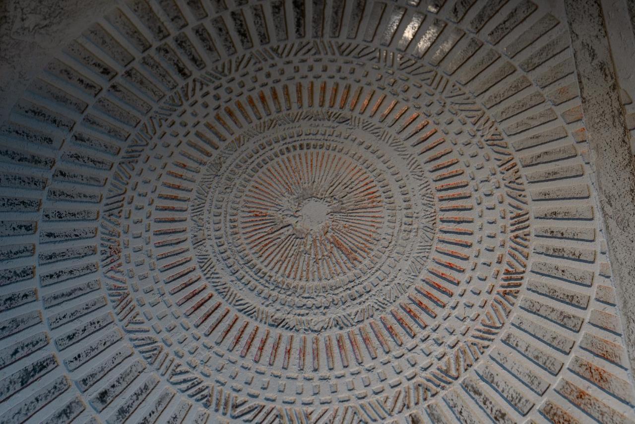 Tapis Rouge Design Boutique Hotel Batoumi Extérieur photo The ceiling of the dome