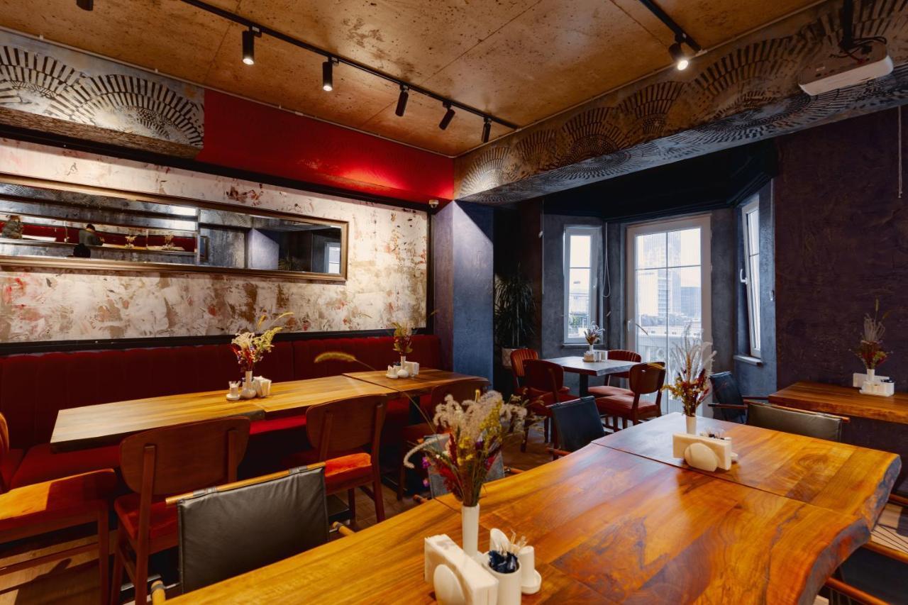Tapis Rouge Design Boutique Hotel Batoumi Extérieur photo Interior of the restaurant