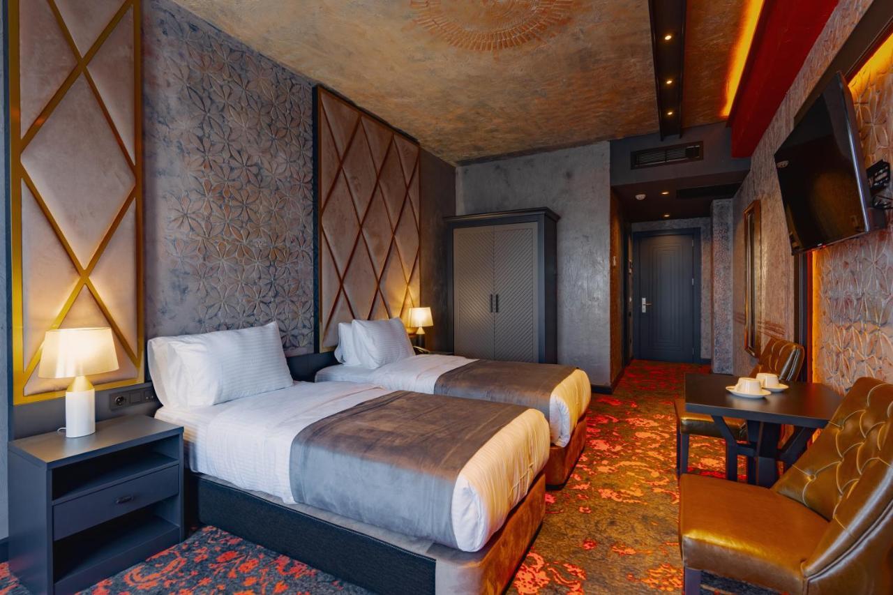 Tapis Rouge Design Boutique Hotel Batoumi Extérieur photo Deluxe room